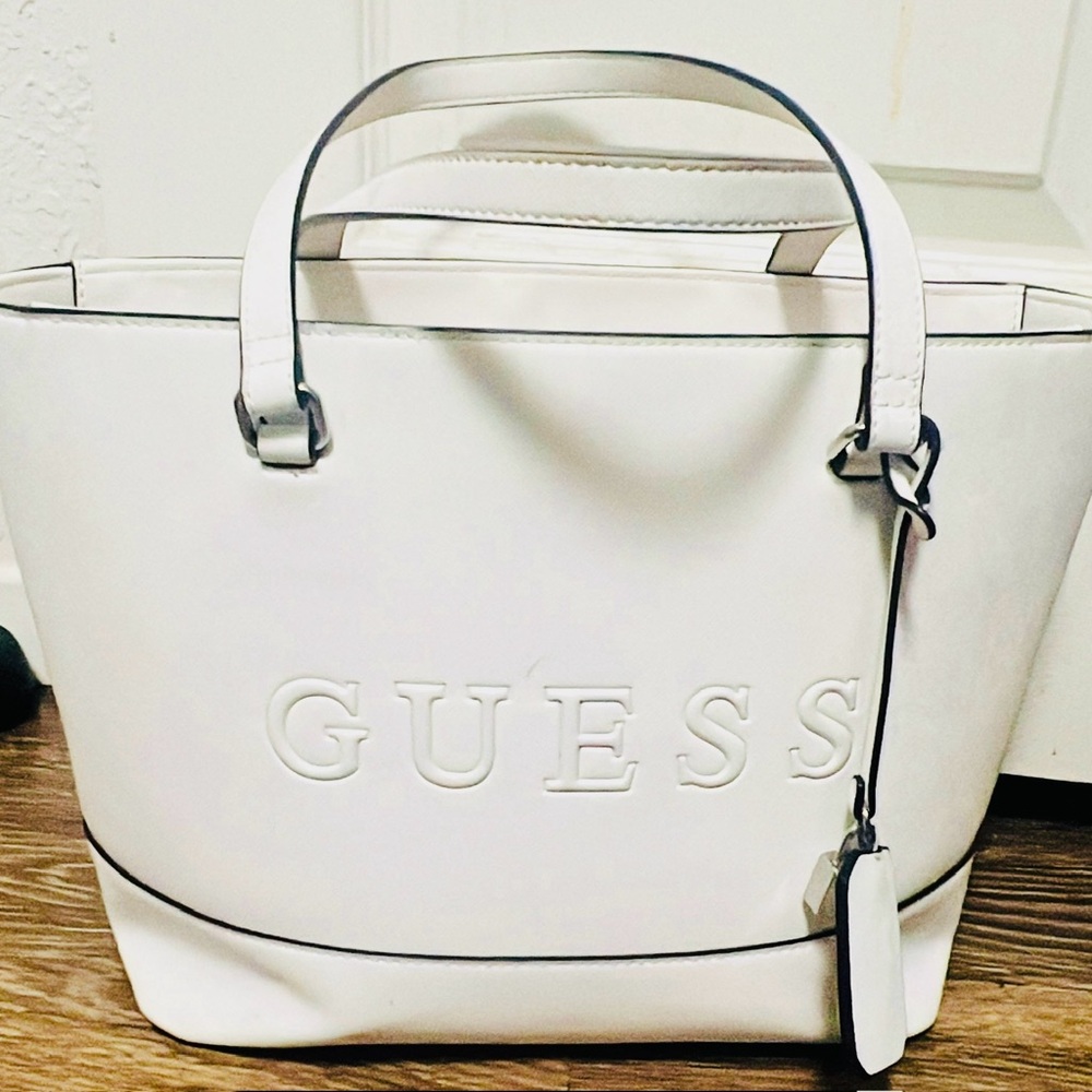 GUESS Elegant White Tote Bag